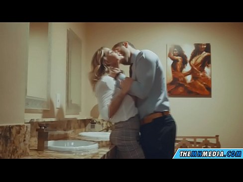 ❤️ Kun povekas blondi viettelee sinut julkisessa vessassa Laadukas porno at fi.porn-impact.ru